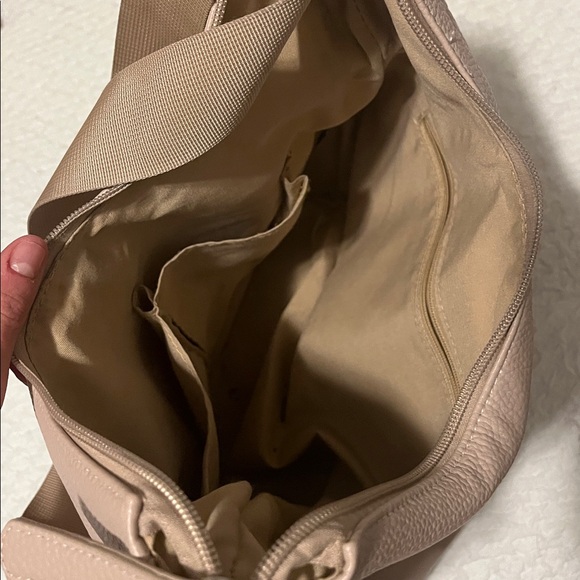 Julia Burton Cream Crossbody Purse - Picture 3 of 3